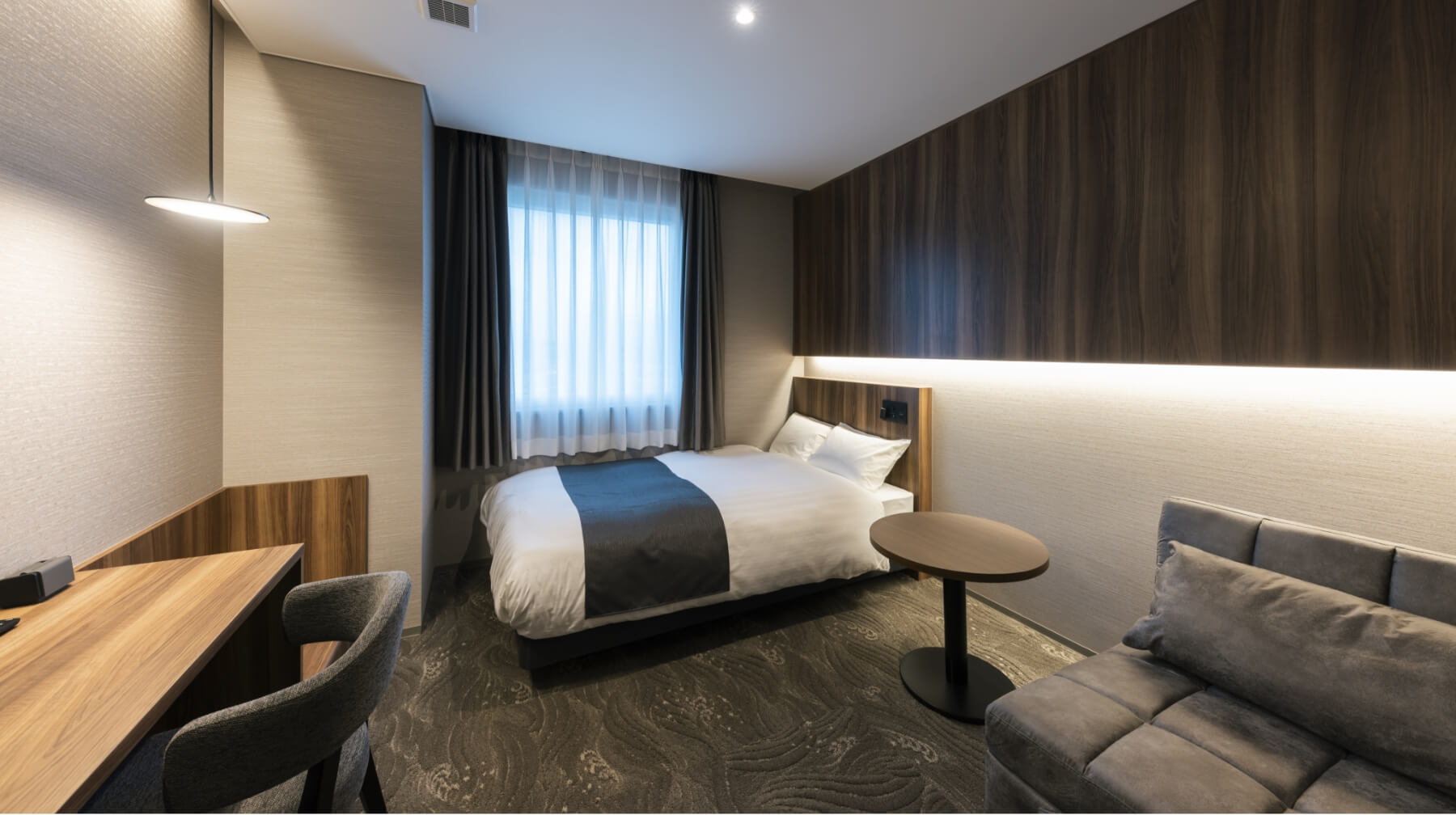 トップフロアセミダブルルーム(ソファベッド付)